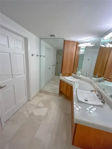 19501 W Country Club Drive Aventura FL 33180