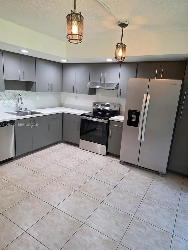 8065 SW 107th Avenue Miami FL 33173