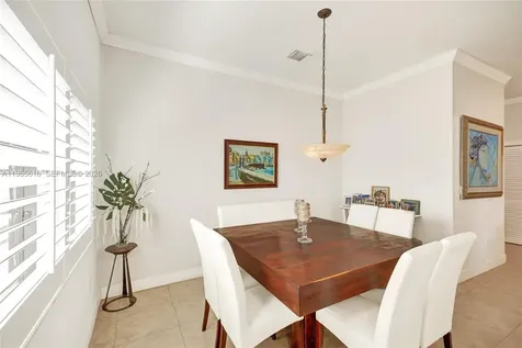 471 SW 92nd Passage Miami FL 33174