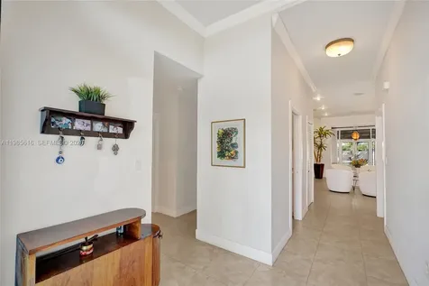471 SW 92nd Passage Miami FL 33174