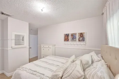 471 SW 92nd Passage Miami FL 33174