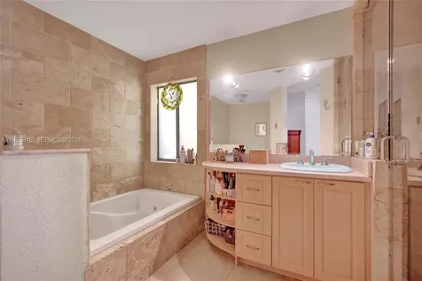 471 SW 92nd Passage Miami FL 33174