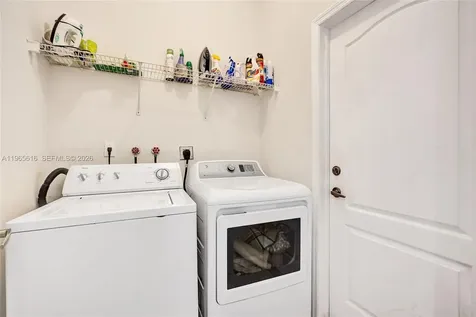 471 SW 92nd Passage Miami FL 33174
