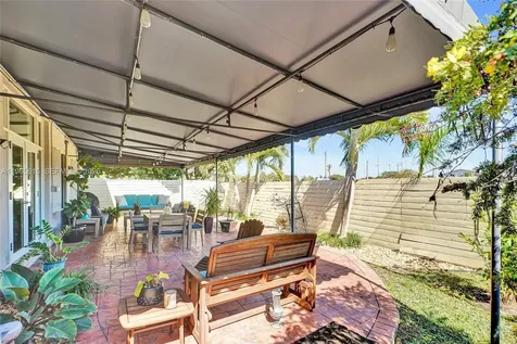471 SW 92nd Passage Miami FL 33174