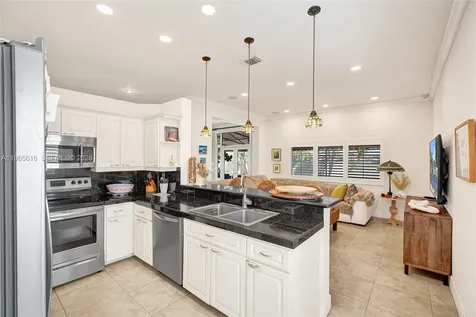 471 SW 92nd Passage Miami FL 33174