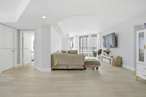 16485 Collins Avenue Sunny Isles Beach FL 33160
