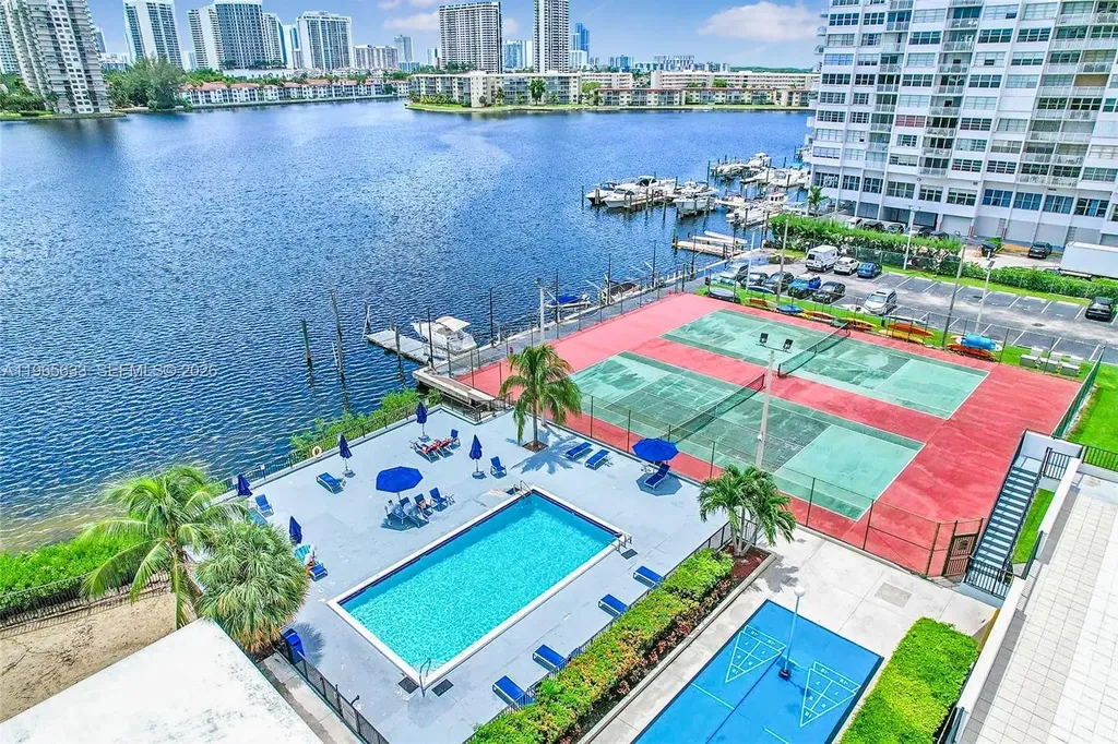 2780 NE 183rd Street Aventura FL 33160
