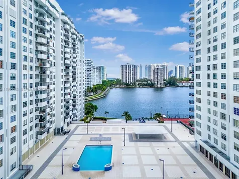 2780 NE 183rd Street Aventura FL 33160