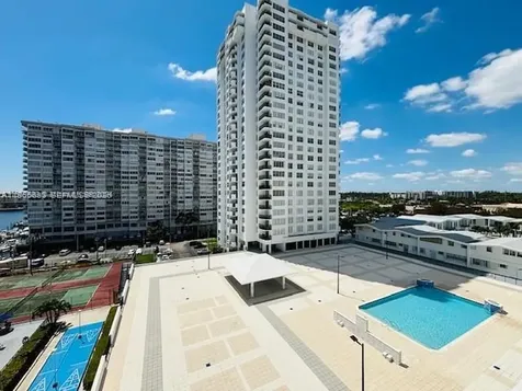 2780 NE 183rd Street Aventura FL 33160