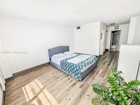 2780 NE 183rd Street Aventura FL 33160