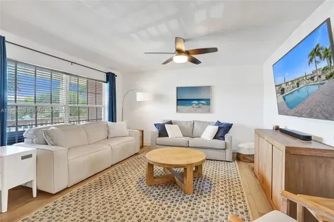 934 SE 9th Avenue Pompano Beach FL 33060