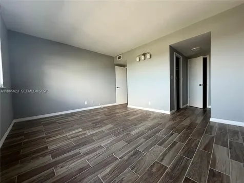 Hollywood FL 33021