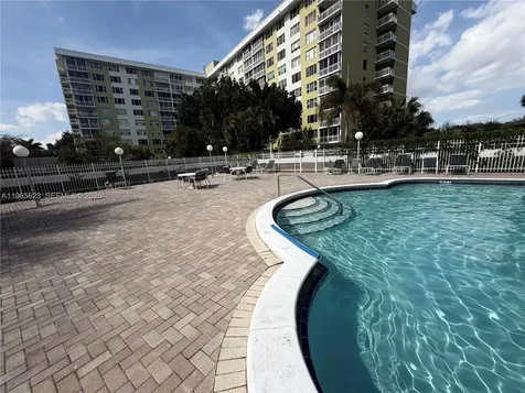 Hollywood FL 33021