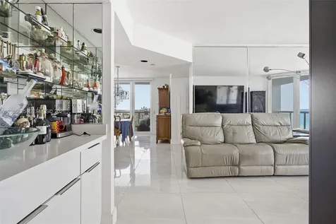 16425 Collins Avenue Sunny Isles Beach FL 33160