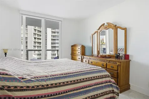 16425 Collins Avenue Sunny Isles Beach FL 33160