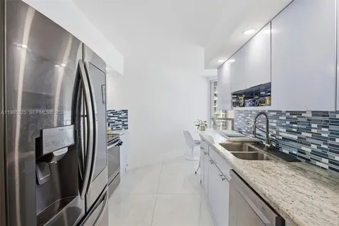 16425 Collins Avenue Sunny Isles Beach FL 33160