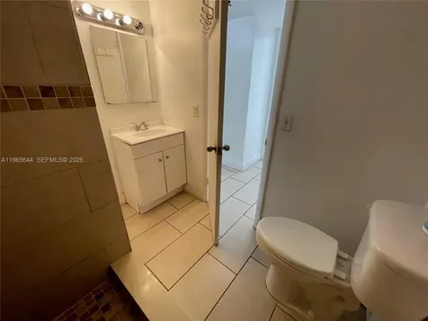 4721 NW 7th Street Miami FL 33126