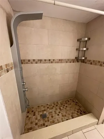 4721 NW 7th Street Miami FL 33126