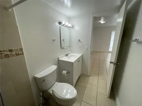 4721 NW 7th Street Miami FL 33126