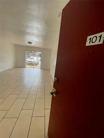4721 NW 7th Street Miami FL 33126