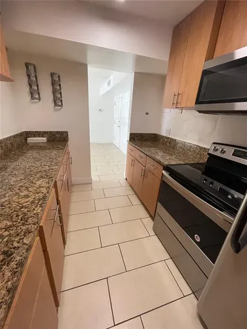 4721 NW 7th Street Miami FL 33126