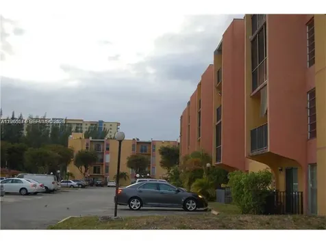 4721 NW 7th Street Miami FL 33126
