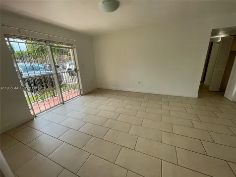 4721 NW 7th Street Miami FL 33126