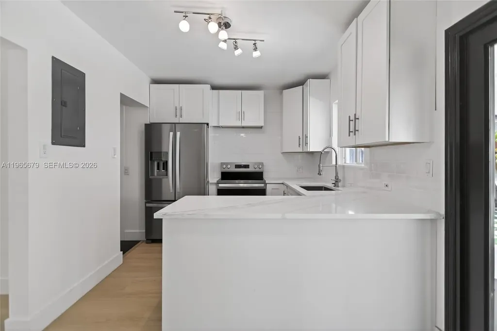 1113 N Victoria Park Road Fort Lauderdale FL 33304