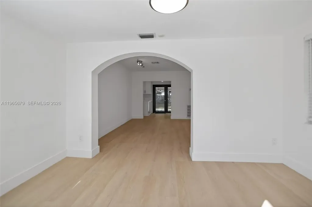 1113 N Victoria Park Road Fort Lauderdale FL 33304