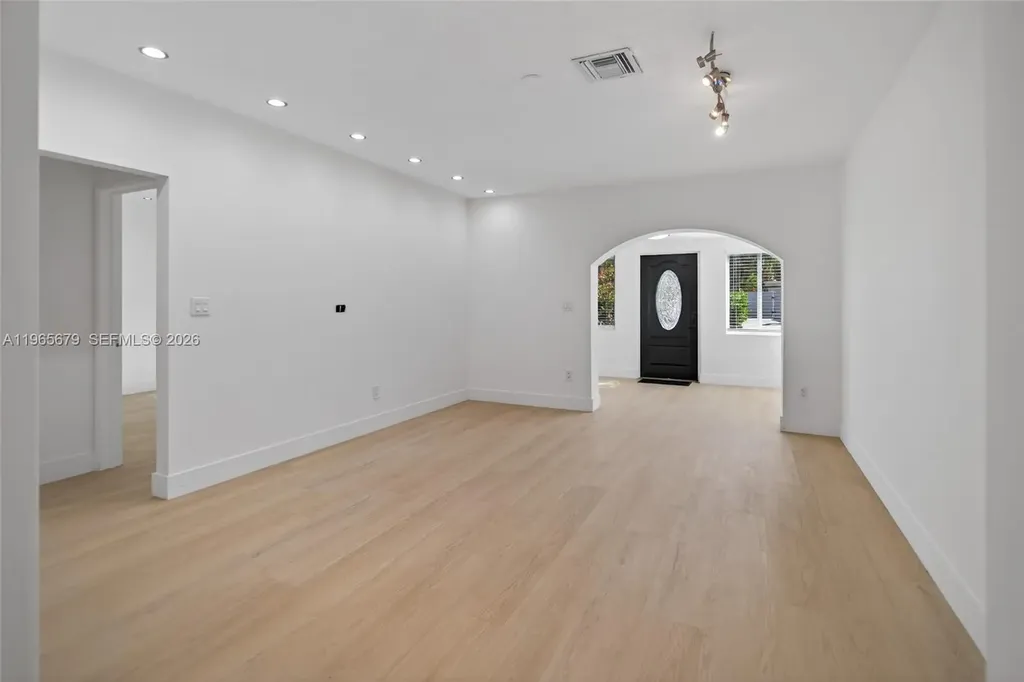 1113 N Victoria Park Road Fort Lauderdale FL 33304