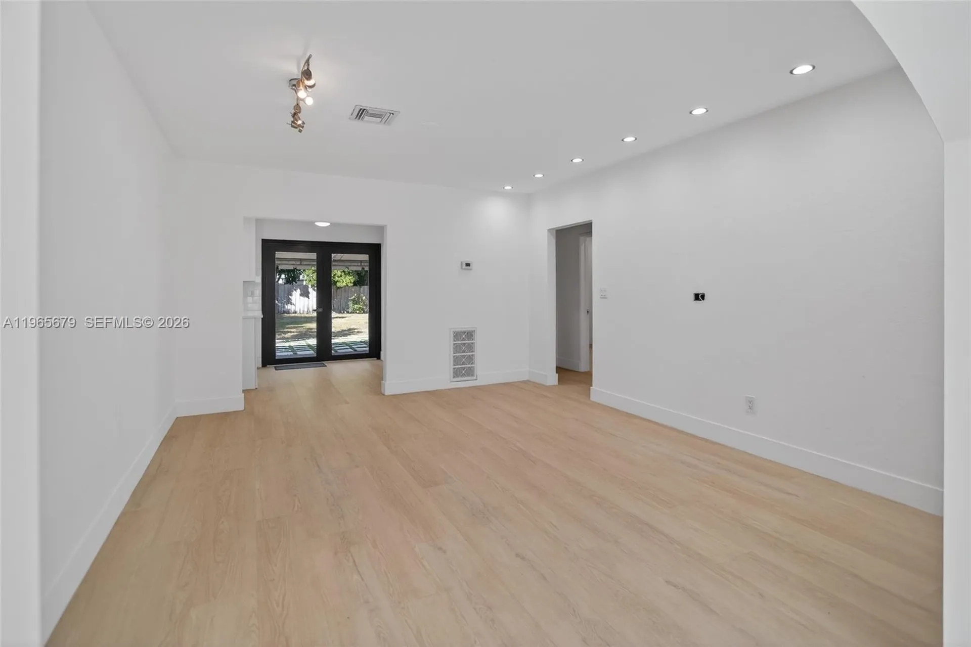 1113 N Victoria Park Road Fort Lauderdale FL 33304