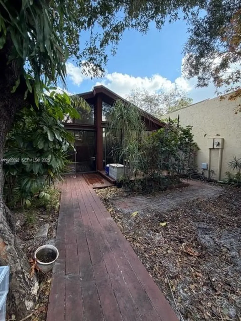 6171 NW 32nd Way Fort Lauderdale FL 33309