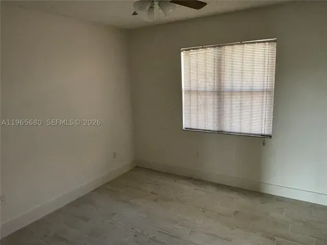 1121 SW 122 Avenue Miami FL 33184
