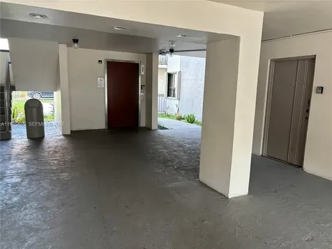 1121 SW 122 Avenue Miami FL 33184