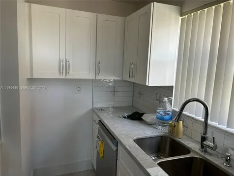 1121 SW 122 Avenue Miami FL 33184