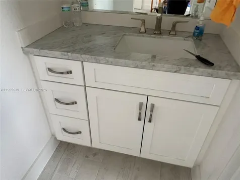 1121 SW 122 Avenue Miami FL 33184