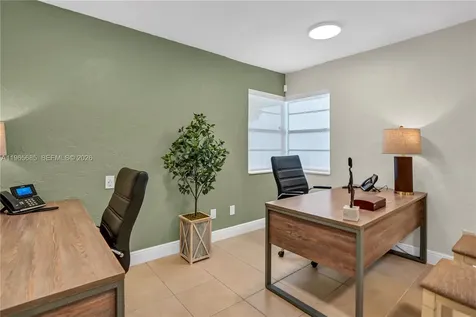 481 E Commercial Boulevard Oakland Park FL 33334