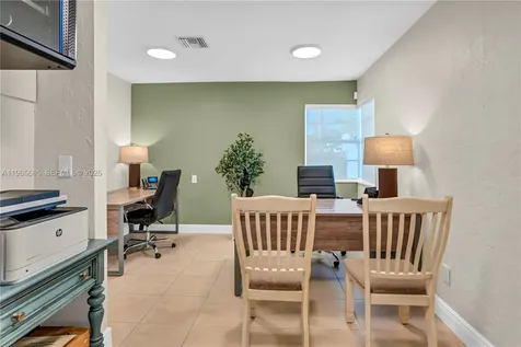 481 E Commercial Boulevard Oakland Park FL 33334