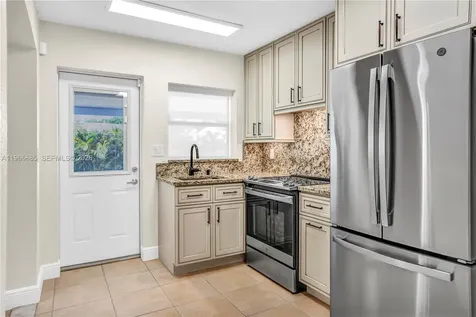 481 E Commercial Boulevard Oakland Park FL 33334