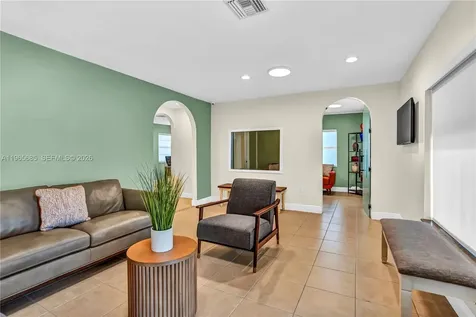 481 E Commercial Boulevard Oakland Park FL 33334