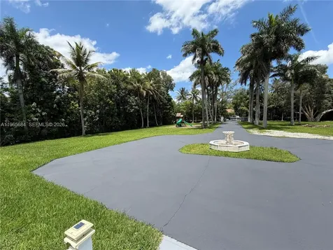 901 SW 121 Avenue Davie FL 33325