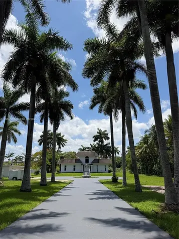 901 SW 121 Avenue Davie FL 33325