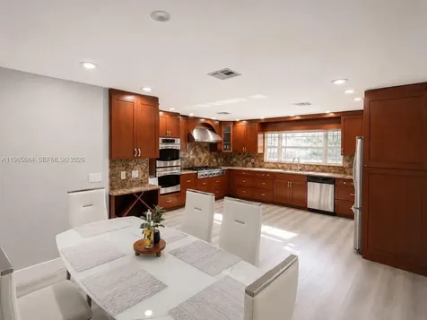 901 SW 121 Avenue Davie FL 33325