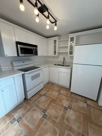 7850 Byron Avenue Miami Beach FL 33141