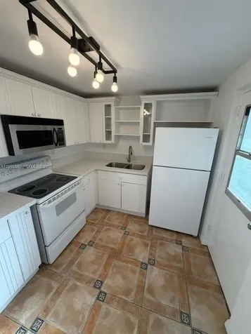 7850 Byron Avenue Miami Beach FL 33141