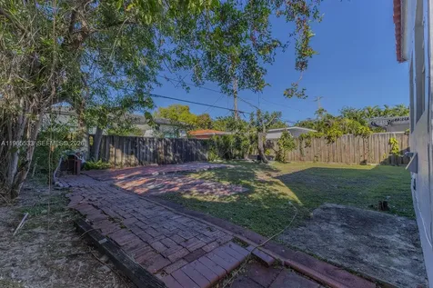 1441 SW 17th Street Miami FL 33145