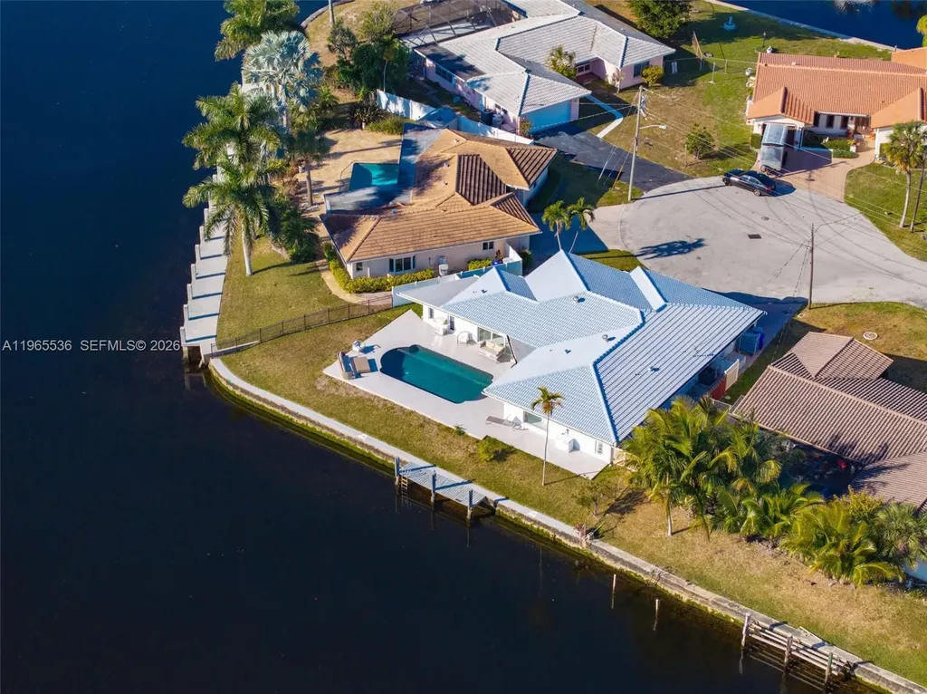 670 SE 7th Avenue Pompano Beach FL 33060