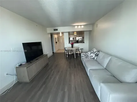 60 NW 37th Avenue Miami FL 33125