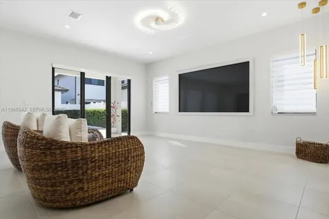 8096 NW 48th Terrace Doral FL 33166