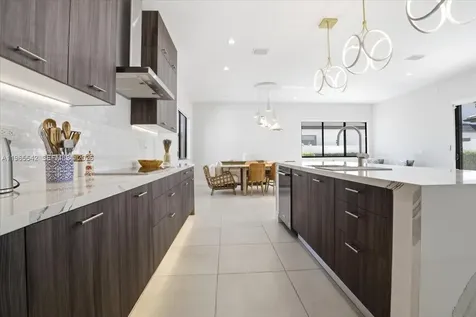 8096 NW 48th Terrace Doral FL 33166